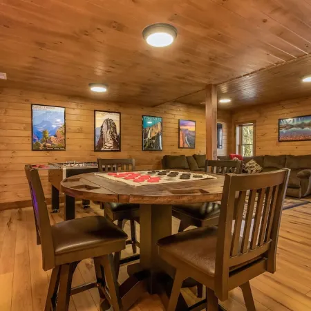 Authentic Log Cabin - Sleeps 10 - Hot Tub - Fire Pit - Hocking Hills