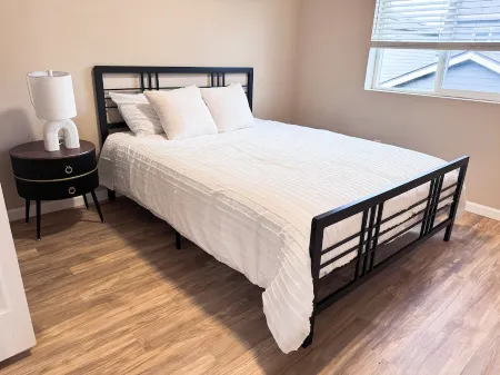 Charming 3-bedroom house in wonderful Beaverton with WiFi, AC