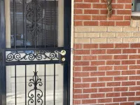 12 min to Downtown! Child&Pet Friendly , Fully Stocked Kitchen, W/, Back Hotels in Sherrelwood