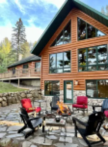 Sleeps up to 14. Stunning and spacious log cabin within 30 min of Brainerd.