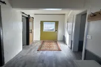 Refurbished Jail Charming  2-bedroom with AC, WiFi in beautiful Augusta, Montana