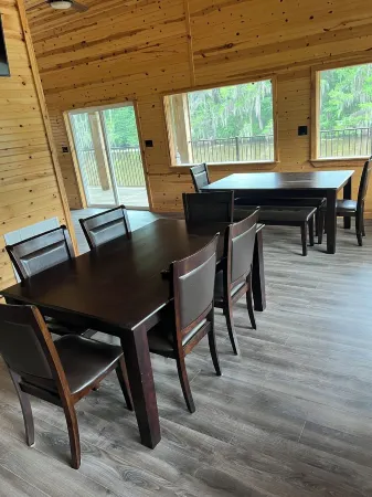 House/Boat house on the river!  Boat lift and boat ramp, sun deck, ice machine