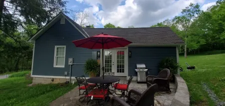 Tennessee Getaway (near Jack Daniel’s and Nearest Green distilleries)