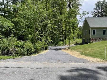 Cozy charming one bedroom suite