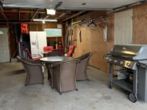 Grandpa’s Lagoon!  Spacious Cabin on Eagle River Chain, minutes from downtown! Hotels in Lincoln