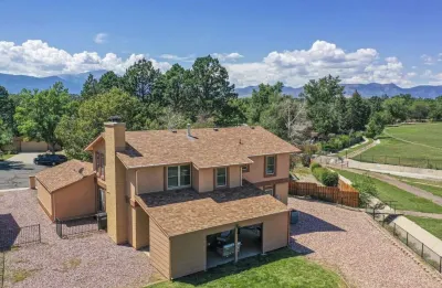 Inviting 5 Bedroom Home Centrally Located Hotels near Men's Wearhouse