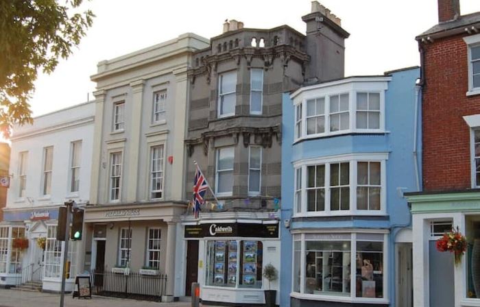 Beaufort House, Lymington Town Centre