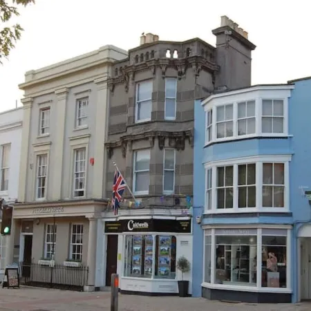 Beaufort House, Lymington Town Centre