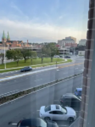 Spacious Loft in Historic Baggs Square