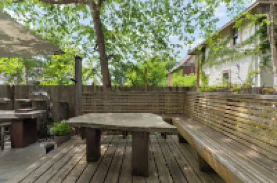 Victorian With An Amazing Location, Incredible Yard With Private outdoor Hot tub Hotels in 