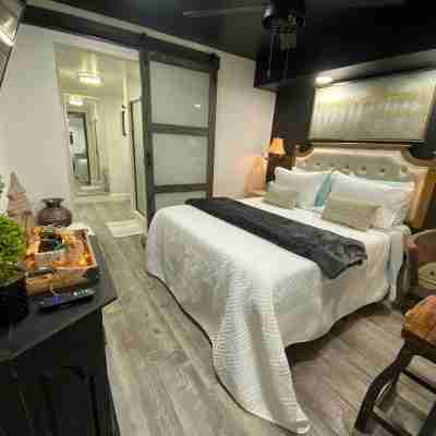 Soak up the charm of this cozy, recently  remodel studio. Rooms