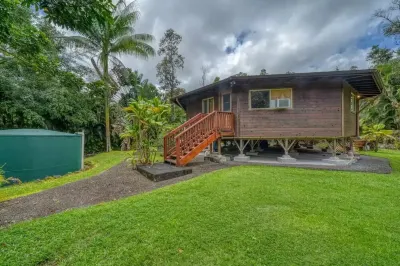 Rain Forest Paradise Ideally located betwn Hilo & Volcano National Pk 2BD/2BA
