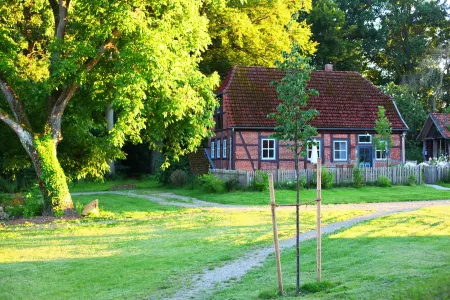 Idyllic holiday home on a listed farm Отели в г. Натендорф