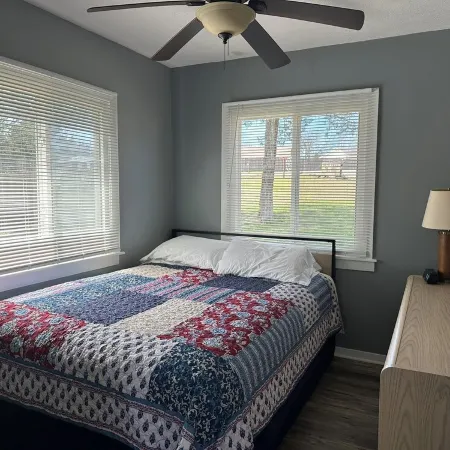 Clean, Family/Pet Friendly Lake View, 2-Bdrm Cabin Near Several Marinas/launches