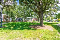 Comfortable and Quiet Condo near the Village and NC State