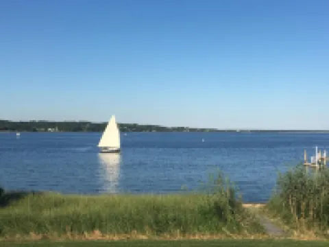 Hamptons Waterfront- Great Location!