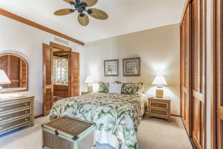 2 Bedroom Luxury Condo at the Terrace. Walk to beach & Hotel; openings Sept-Oct