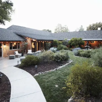 Come Be Our Guests at The Solvang Dolphin House "Delfin Huset"