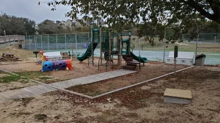 Beachfront Home with  Outdoor Pool and New Indoor Pool/Hot Tub/Sauna/Rec Center! Отели рядом с достопримечательностью «Life is Good»