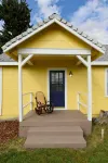 Coffee Klatch Cottage - Yellow