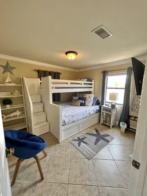 Canal Home with Direct Ocean Access, 75' dock, Hammock,  Coconut Trees & More🌴
