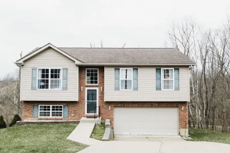 Ark Encounter Oasis--4 bedrooms, 3 full baths, 5 minutes to Ark