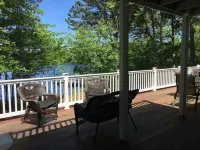 Wequaquet Lake Dream with Private Dock, See Our Video! Hotels in Centerville