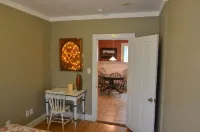 Saint Francis House ~ Downtown Durango *Sanitized & High Speed Wi-Fi*