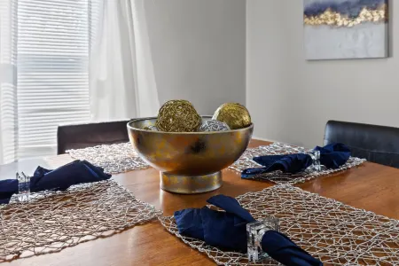 Luxury 2-Bedroom Home- Near Delmar Loop/Forest Park Отели рядом с достопримечательностью «Сент-Луисская «Аллея славы»»