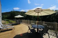 Loon Mtn Loft w/Pool, Jacuzzi Access, Mtn Shuttle