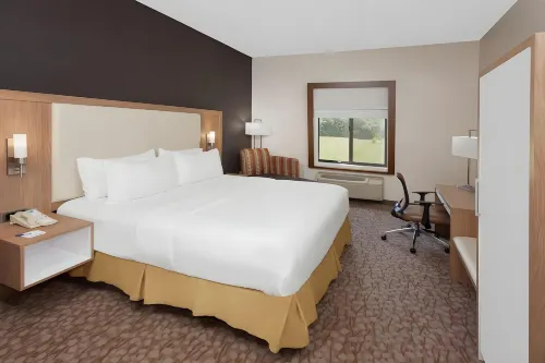 Holiday Inn Express & Suites Dayton West - Brookville