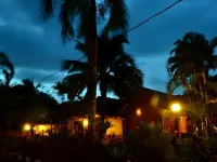 Six Villa Inn