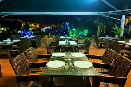 Aveda Blue Country Resort Отели в г. Сатара