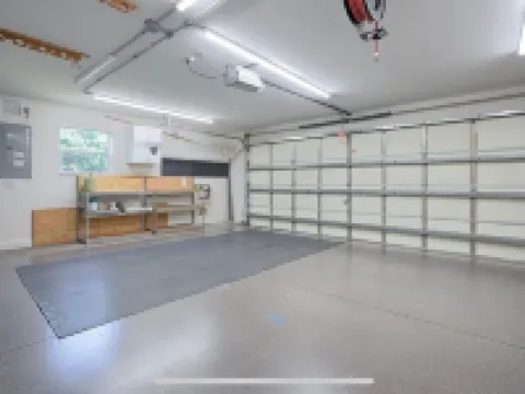 Upgraded 3:2 House in Amelia mins to Sumter Landing, golf & pool. New rental.