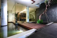 Upscale Suites - 2つ星