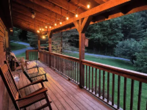 The Blowing Rock Cabin. It’s the Location! 4Br/2BA 5 Mins to Main St Clean/Quiet