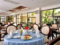 Yusro Hotel Restaurant & Convention Hotels in Jogoroto