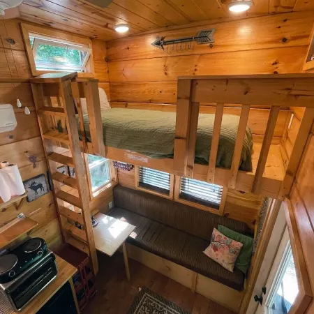 Discover Serenity at TinyFox Cabin: Your Perfect Getaway Surrounded by Nature