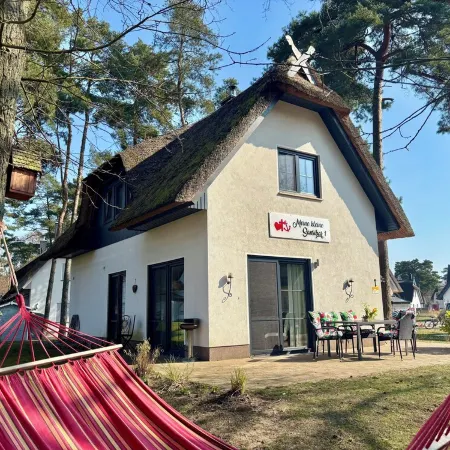 Charming Fisherman's Cottage on the Szczecin Lagoon on a Large Plot.