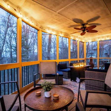 Serenity in Massanutten with Hot Tub and Firepit Отели в г. Мак-Гиисвилл