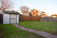 Modern 3 Bdr home! Near everything!