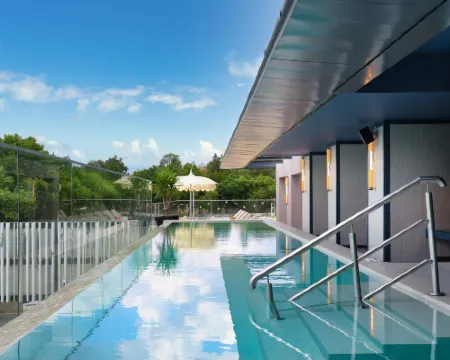 โรงแรมฮิลตัน การ์เด้นอินน์ เอโวรา โรงแรมในแอวูรา