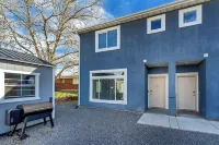 Hill Field Stays by Cloud Dream Homes Hotels near Walmart Supercenter