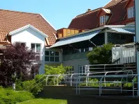 Halltorps Gästgiveri, Hotels near Långe Erik