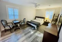 "Juniper Junction" - Covered Pool / Entertainer’s Dream / 10 Minutes from Beach