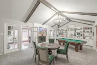 Right At Home-Midland Posh & Private with Billiards