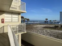 Steps to the Beach !