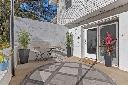 Private Garden Retreat - King Bed - mins TMH + Downtown + FSU!