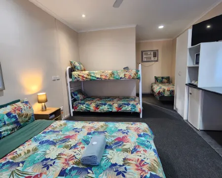 Wentworth Central Motor Inn Hotels in Buronga