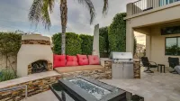 Luxury Contemporary Sanctuary w Pool and Views